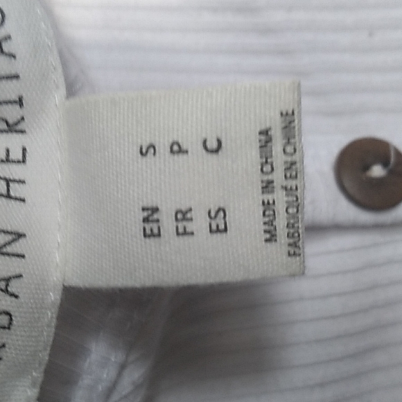 I am selling a urban heritage short low sholderd dress - Picture 3 of 3